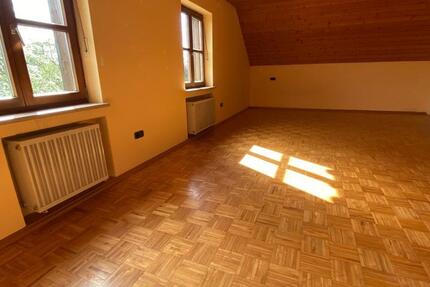 Großes Zimmer zu vermieten ca. 27 qm + Abstellraum Niederviehbach 1 zimmer