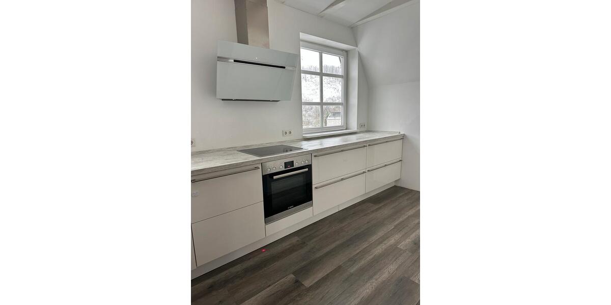 Dachgeschoßwohnung Gummersbach Berstig Süd - 4 Zimmer, 140 m&sup2;, 1.450&euro; | Angebot:25280154