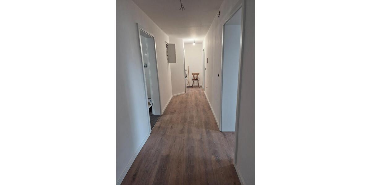 Etagenwohnung Oberkotzau - 3 Zimmer, 71 m&sup2;, 480&euro; | Angebot:26060546