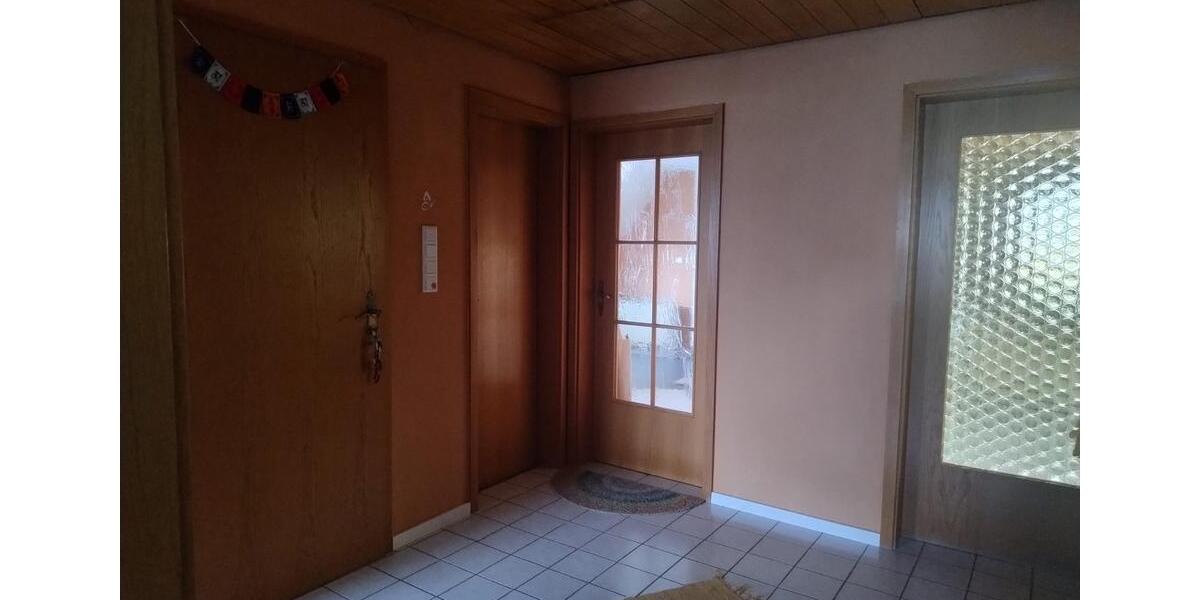 Dachgeschoßwohnung Neubrunn - 2 Zimmer, 85 m&sup2;, 750&euro; | Angebot:25948012