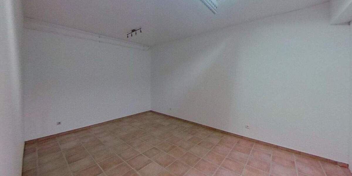 Etagenwohnung Donaueschingen - 7 Zimmer, 312 m&sup2;, 2.190&euro; | Angebot:25114620