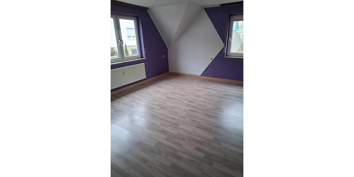 Dachgeschoßwohnung Bitburg - 4 Zimmer, 90 m&sup2;, 850&euro; | Angebot:24839565