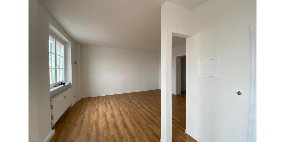 Etagenwohnung Gröditz - 2 Zimmer, 57 m&sup2;, 415&euro; | Angebot:26003195