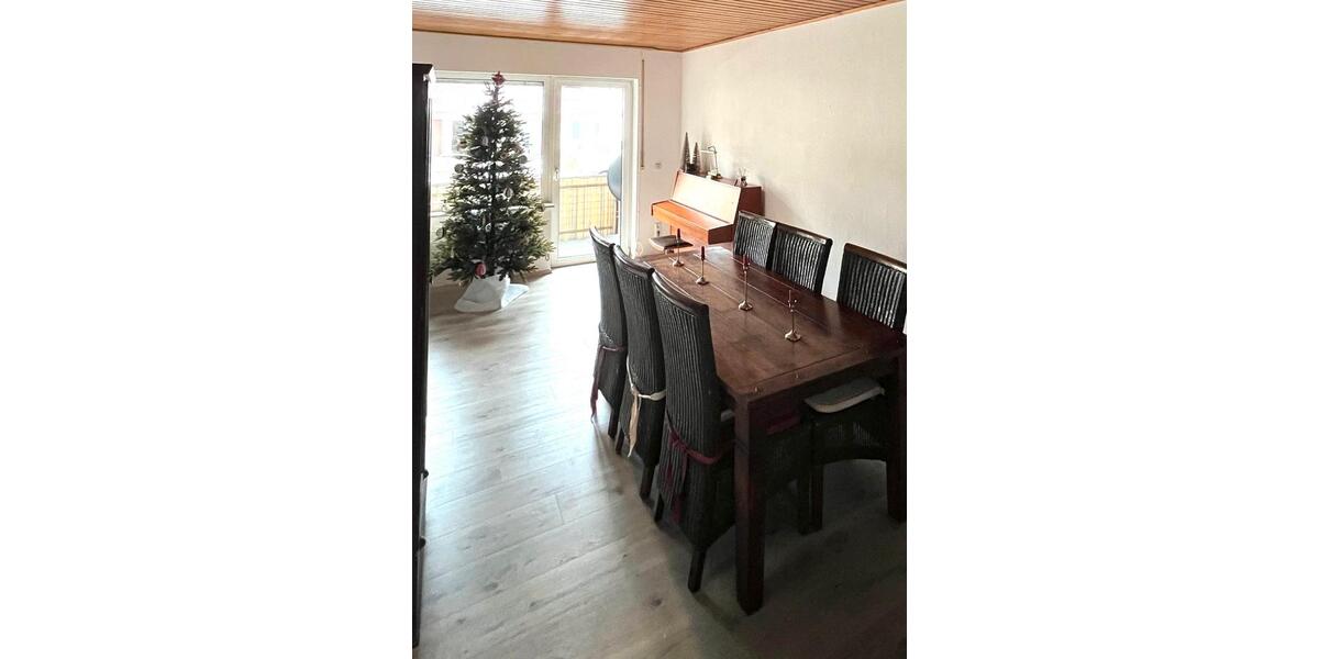 Großzügige Dreizimmerwohnung in zentraler Lage 3 zimmer