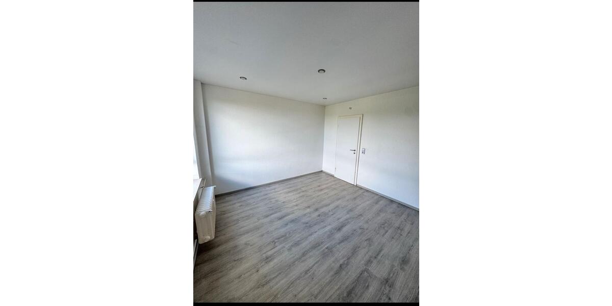Etagenwohnung Düsseldorf Stadtbezirk 10 - 3 Zimmer, 73 m&sup2;, 1.420&euro; | Angebot:24623780
