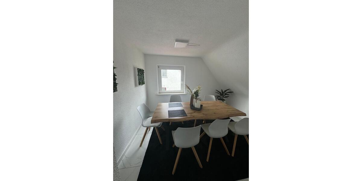 Dachgeschoßwohnung Winterbach - 3.5 Zimmer, 80 m&sup2;, 1.100&euro; | Angebot:24878637