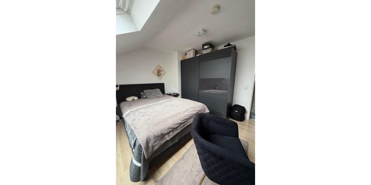 Dachgeschoßwohnung Rüsselsheim am Main - 3 Zimmer, 85 m&sup2;, 1.100&euro; | Angebot:26698328