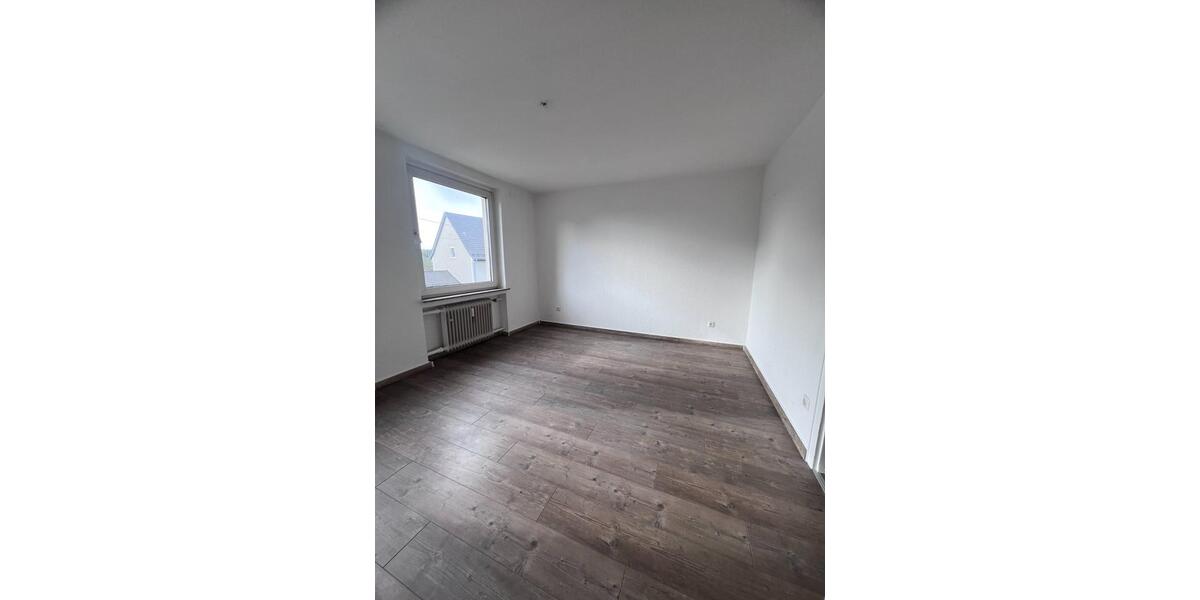 Etagenwohnung Siegen - 5 Zimmer, 111 m&sup2;, 1.150&euro; | Angebot:26020529