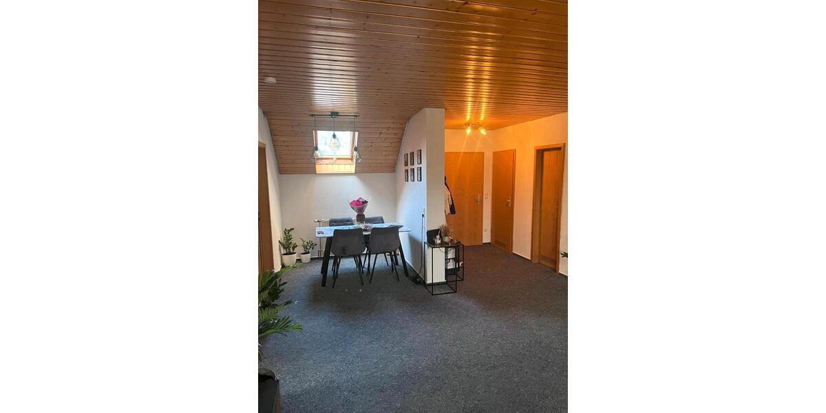 Dachgeschoßwohnung Michelbach an der Bilz - 3 Zimmer, 84 m&sup2;, 1.100&euro; | Angebot:26698180