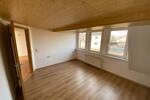 Dachgeschoßwohnung Hecklingen - 2 Zimmer, 60 m&sup2;, 300&euro; | Angebot:26531470