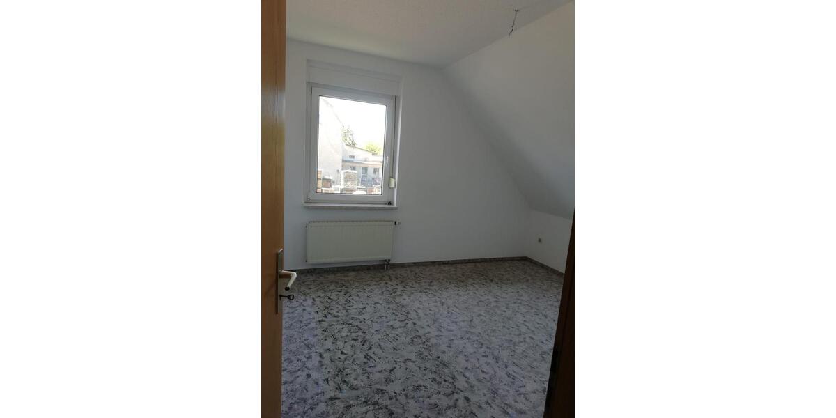 Dachgeschoßwohnung Zossen - 3 Zimmer, 65 m&sup2;, 800&euro; | Angebot:26497424