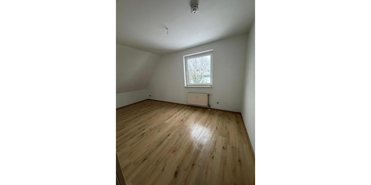 Dachgeschoßwohnung Bockenem - 4 Zimmer, 99 m&sup2;, 680&euro; | Angebot:26047031