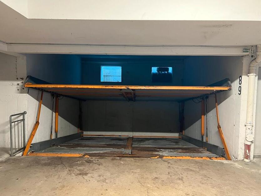 Tiefgarage Stellplatz