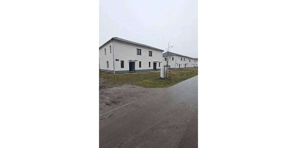 Mehrfamilienhaus, Wohnhaus Zossen Nächst Neuendorf - 4 Zimmer, 138 m&sup2;, 2.055&euro; | Angebot:25746608