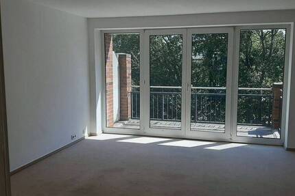 HH-Farmsen, 2 Zimmer-Wohnung im 3.OG mit Balkon !Bitte unsere Fragen beachten!