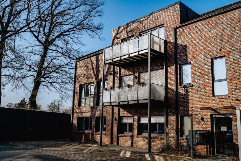 Helles Apartment mit eigenem Bad in Senioren-WG
