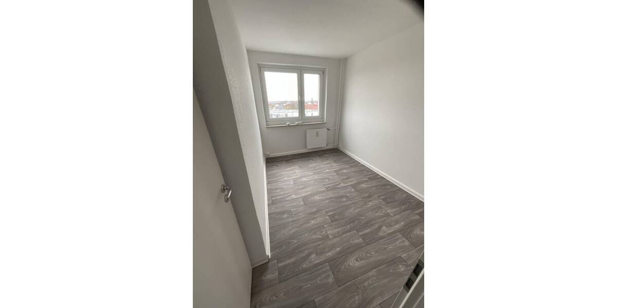 Etagenwohnung Dessau-Roßlau Innenstadt - 3 Zimmer, 57 m&sup2;, 385&euro; | Angebot:26739950