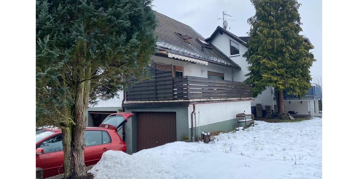 Etagenwohnung Ehringshausen - 5 Zimmer, 145 m&sup2;, 1.500&euro; | Angebot:24782704