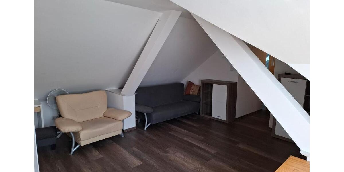 Dachgeschoßwohnung Friedewald - 1 Zimmer, 40 m&sup2;, 400&euro; | Angebot:26068072