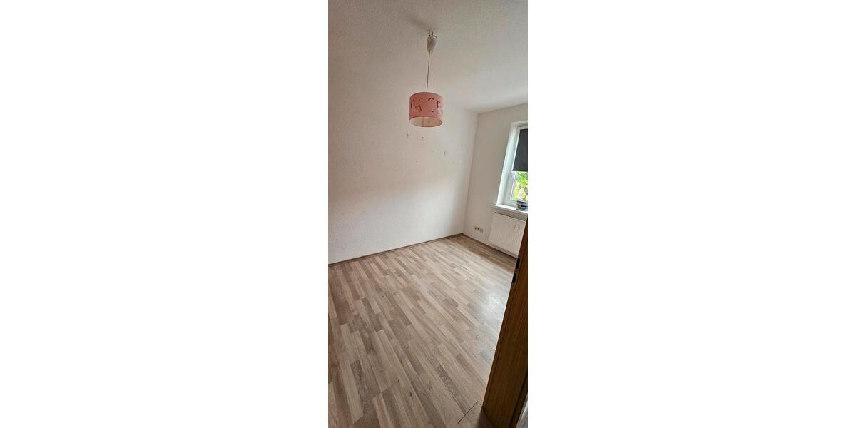 Etagenwohnung Meerane - 3 Zimmer, 64 m&sup2;, 549&euro; | Angebot:26496991