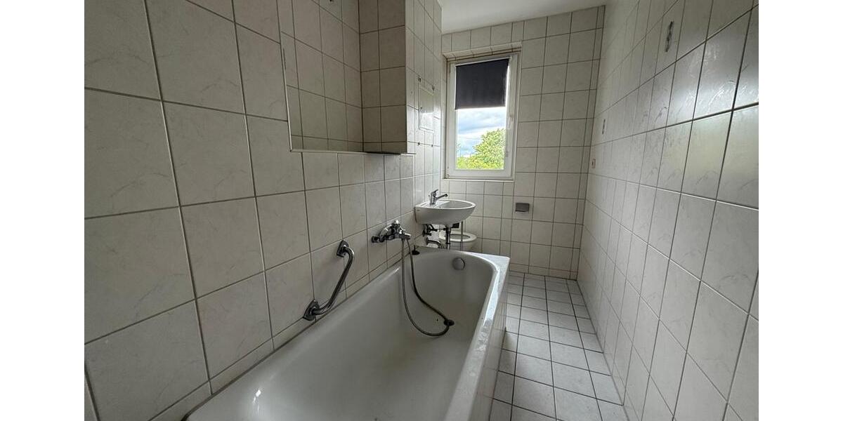 Etagenwohnung Leuna - 3 Zimmer, 59 m&sup2;, 320&euro; | Angebot:26561314