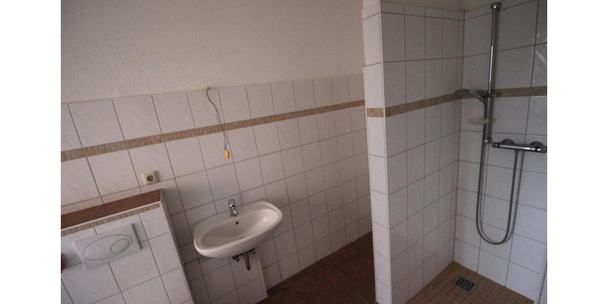 Erdgeschoßwohnung Schwerin - 3 Zimmer, 69 m&sup2;, 595&euro; | Angebot:25793312