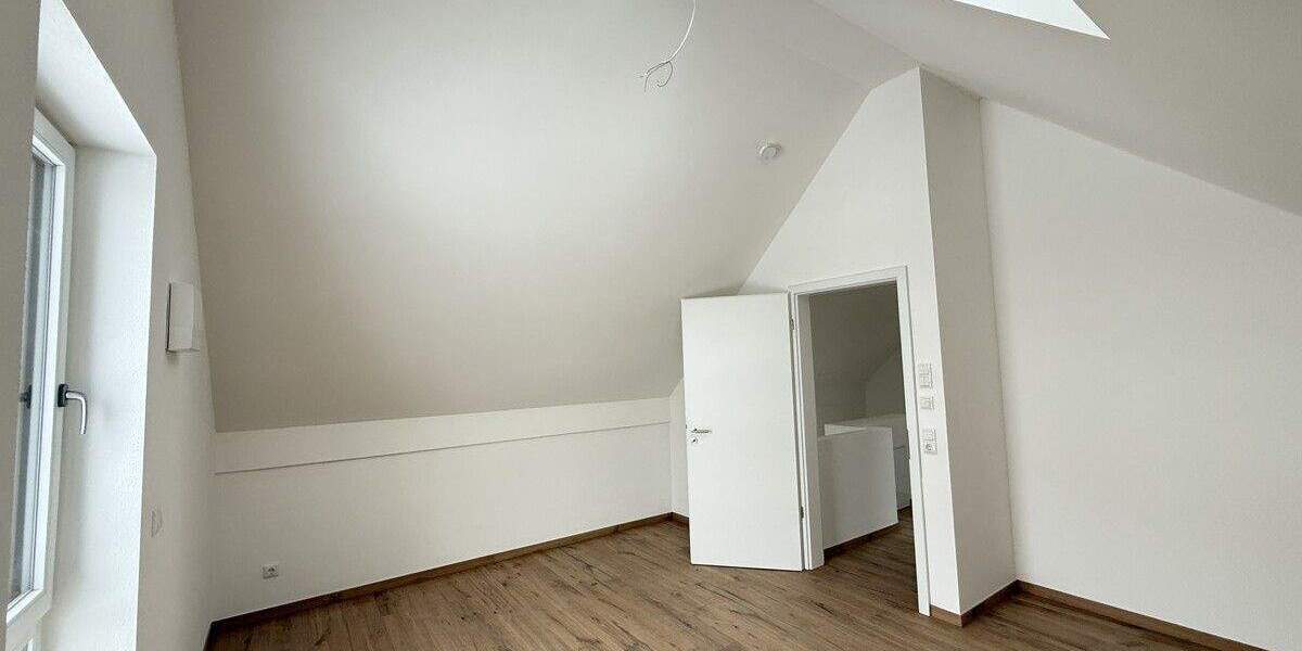 Einfamilienhaus Köfering - 4 Zimmer, 150 m&sup2;, 2.100&euro; | Angebot:24582246