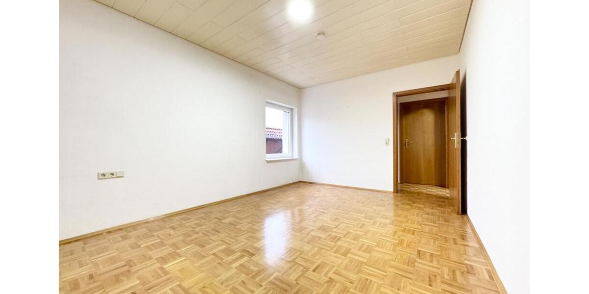 Etagenwohnung Oberstenfeld - 2 Zimmer, 83 m&sup2;, 690&euro; | Angebot:24767104