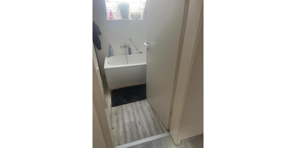 Dachgeschoßwohnung Pforzheim - 4.5 Zimmer, 94 m&sup2;, 1.200&euro; | Angebot:26322306