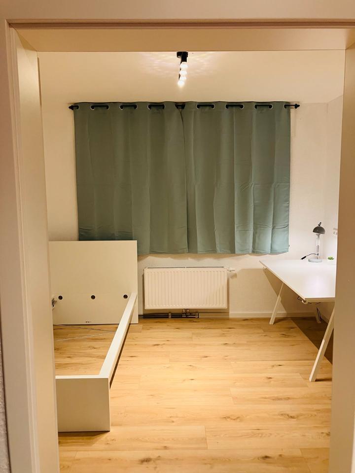 Kornwestheim 3er WG: (Berufseinsteiger&Studenten) zimmer