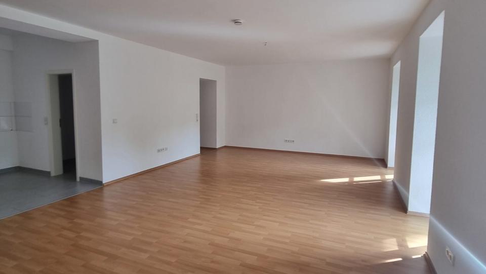 Etagenwohnung Quierschied - 3 Zimmer, 125 m&sup2;, 1.100&euro; | Angebot:24474517
