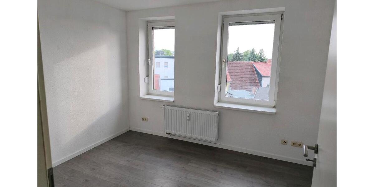 Etagenwohnung Zörbig - 3 Zimmer, 65 m&sup2;, 450&euro; | Angebot:26669911
