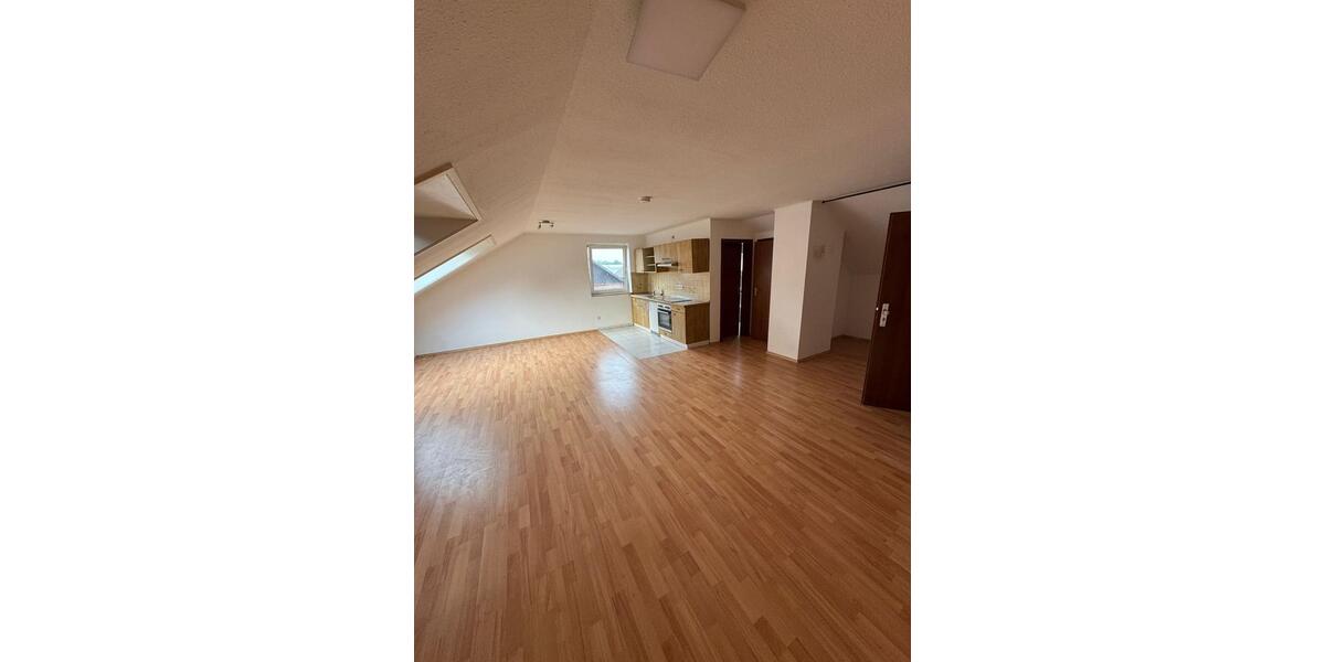 Dachgeschoßwohnung Langenhagen - 1 Zimmer, 43 m&sup2;, 450&euro; | Angebot:25252341