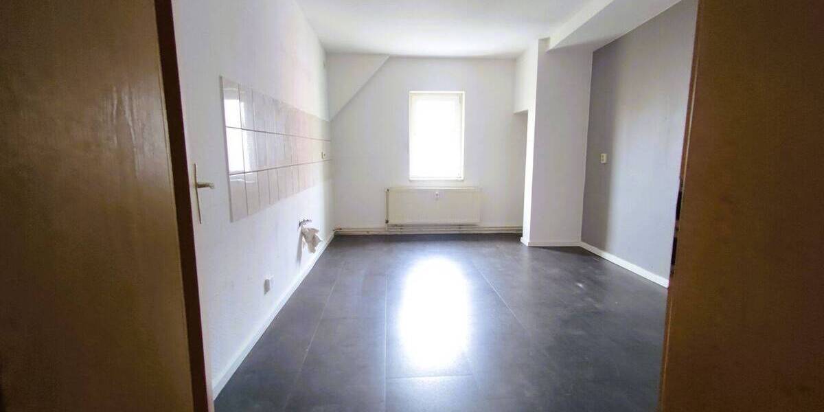 Etagenwohnung Bitterfeld Bitterfeld - 3 Zimmer, 95 m&sup2;, 575&euro; | Angebot:26630290