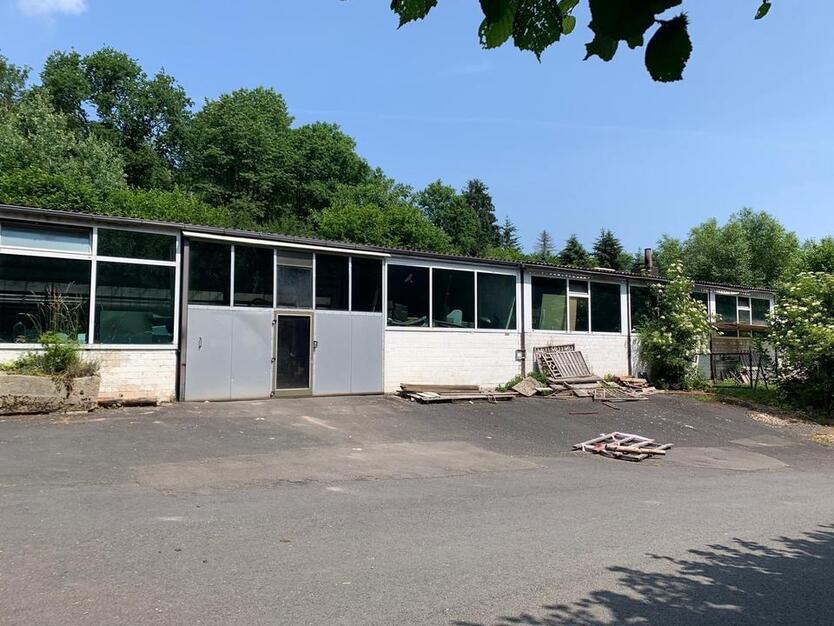 Werkstatt Halle zu vermieten