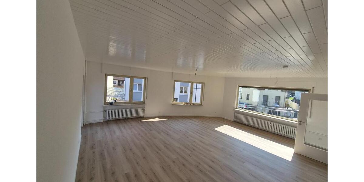 Einfamilienhaus Budenheim - 6 Zimmer, 240 m&sup2;, 2.190&euro; | Angebot:25949525