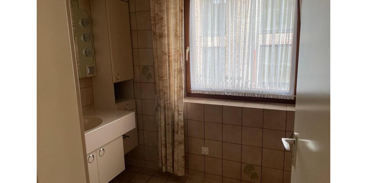 Erdgeschoßwohnung Brakel - 6 Zimmer, 150 m&sup2;, 1.425&euro; | Angebot:25922807