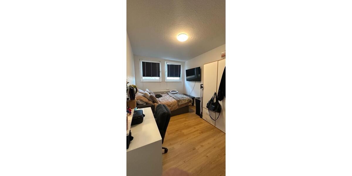 Dachgeschoßwohnung Neumünster Brachenfeld/Ruthenberg - 3 Zimmer, 70 m&sup2;, 755&euro; | Angebot:24608901