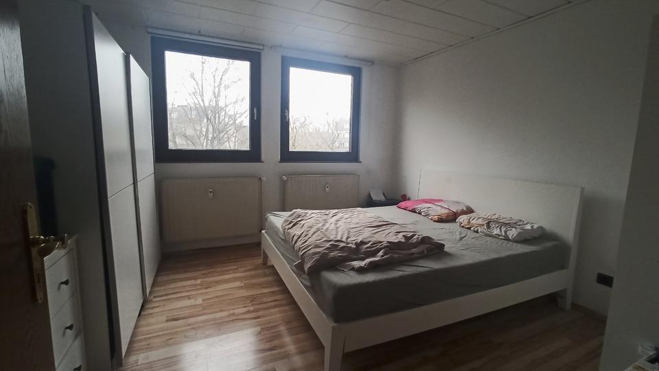 Etagenwohnung Düsseldorf Stadtbezirk 8 - 3 Zimmer, 98 m&sup2;, 1.150&euro; | Angebot:24886218