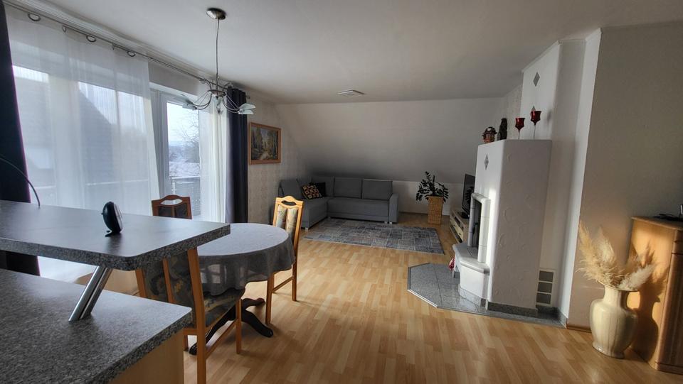 Dachgeschoßwohnung Knittlingen - 3 Zimmer, 70 m&sup2;, 700&euro; | Angebot:24774348