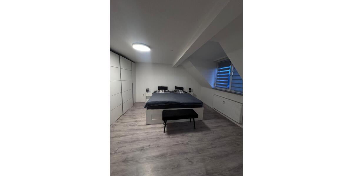 Dachgeschoßwohnung Lohfelden - 2.5 Zimmer, 65 m&sup2;, 670&euro; | Angebot:25770746