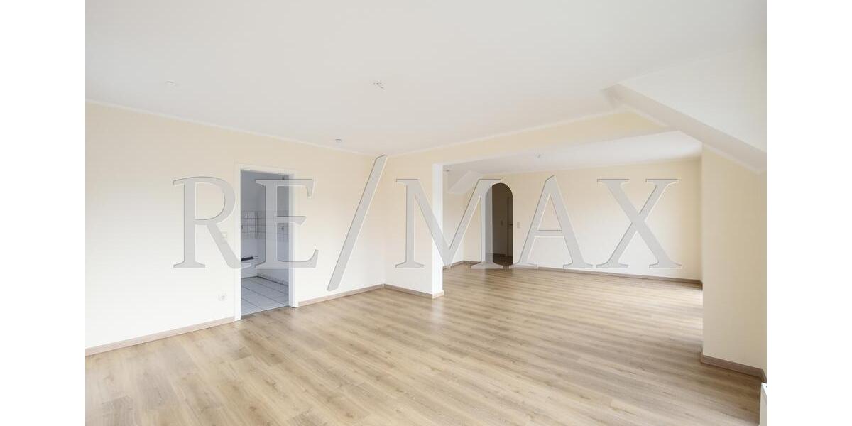 In schöner Idsteiner Lage: Helle 3-Zimmer-Wohnung mit Balkon, Terrasse und Parkmöglichkeit 3 zimmer