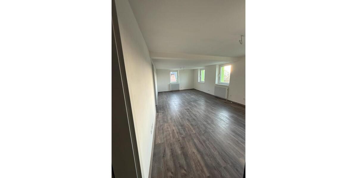 Etagenwohnung Marktredwitz - 2 Zimmer, 300 m&sup2;, 475&euro; | Angebot:23791383