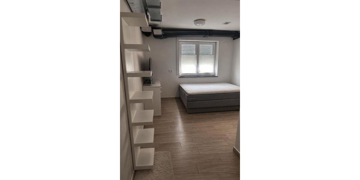 Etagenwohnung Ochsenhausen - 2 Zimmer, 105 m&sup2;, 1.100&euro; | Angebot:25965653