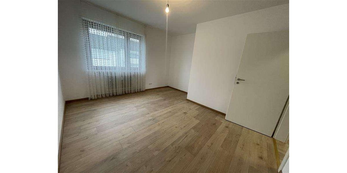 Etagenwohnung Birkenfeld - 3 Zimmer, 85 m&sup2;, 600&euro; | Angebot:25717746