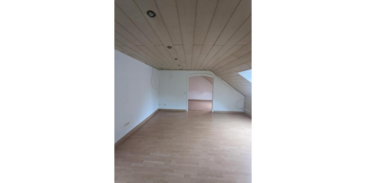 Etagenwohnung Solingen - 2 Zimmer, 75 m&sup2;, 550&euro; | Angebot:26636758
