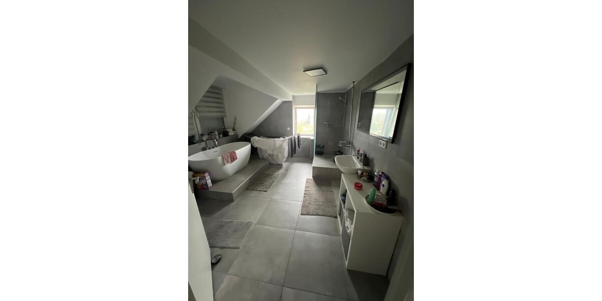 3 Zimmer Wohnung zu vermieten DG möbeliert zimmer