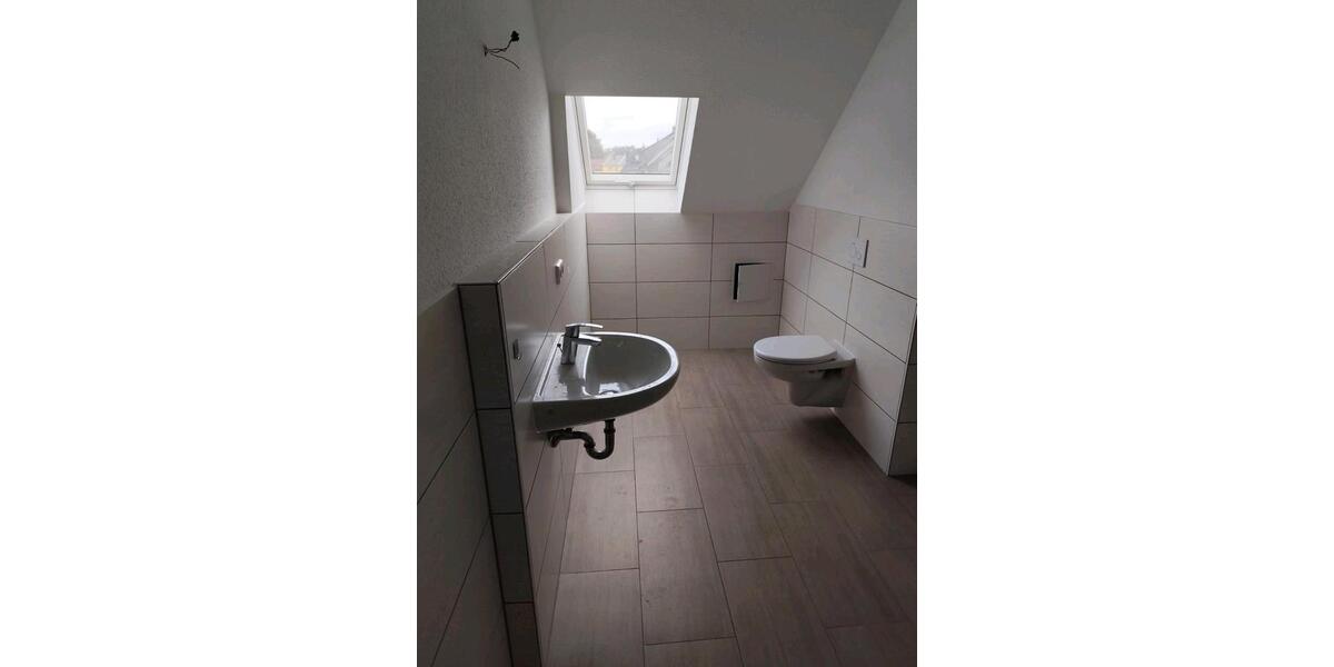 Dachgeschoßwohnung Glauchau - 3 Zimmer, 59 m&sup2;, 345&euro; | Angebot:26406541