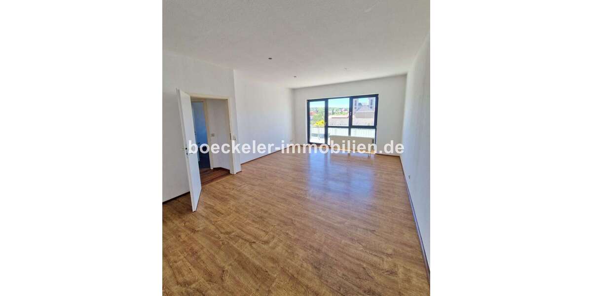 Etagenwohnung Naumburg - 3 Zimmer, 101 m&sup2;, 660&euro; | Angebot:26885415