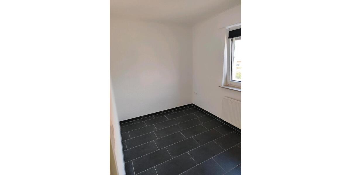 Etagenwohnung Halle - 4 Zimmer, 96 m&sup2;, 950&euro; | Angebot:25831655